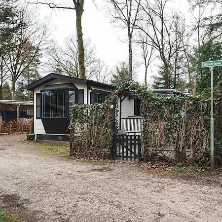 Chalet Op Familiepark Veluws Hof Op De Veluwe Hoenderloo Exterior foto